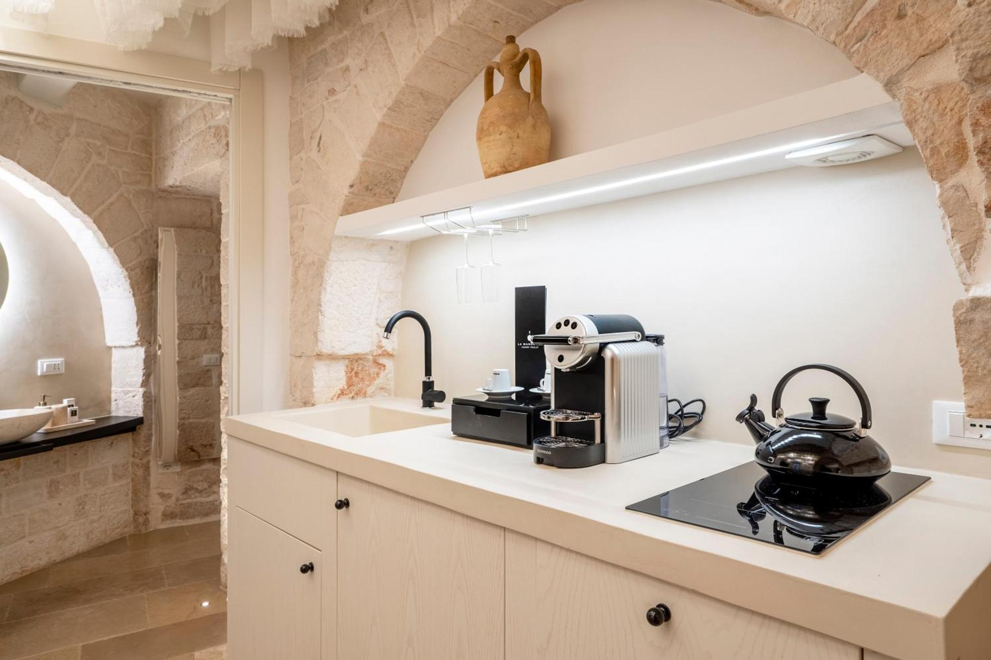 La Mandorla Luxury Trullo Bed & Breakfast อัลเบโรเบลโล ภายนอก รูปภาพ